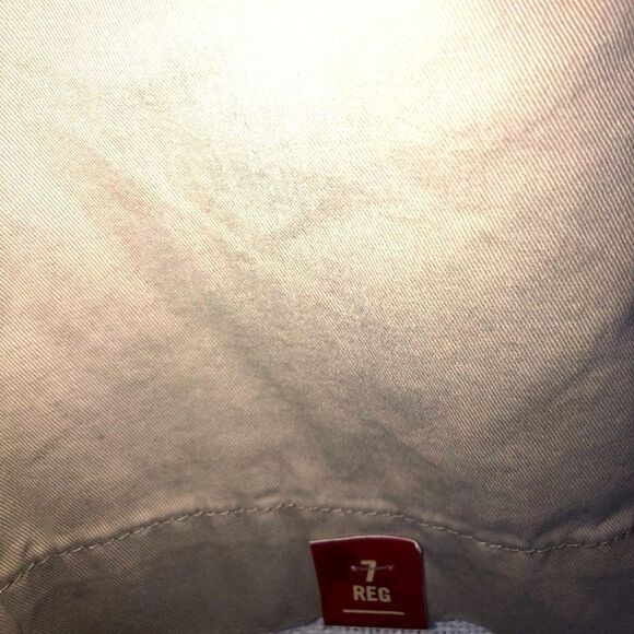 NWT Boys 7 Reg Arizona Jeans Beige Chino Shorts - Picture 2 of 4